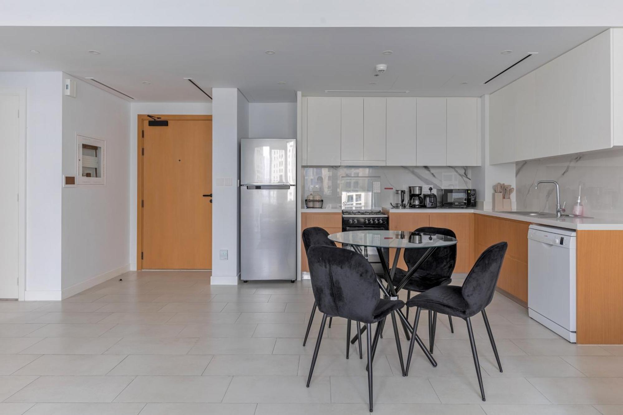 La Vie, Jbr Private Beach, Private Parking And Pool Apartment Dubai