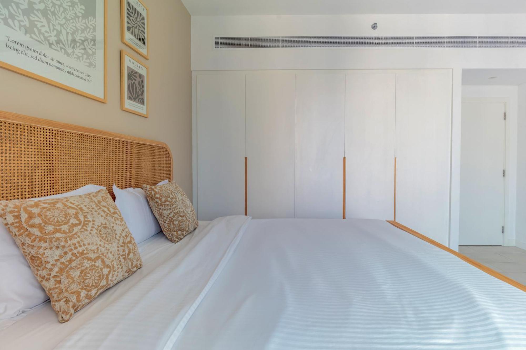 La Vie, Jbr Private Beach, Private Parking And Pool Apartment